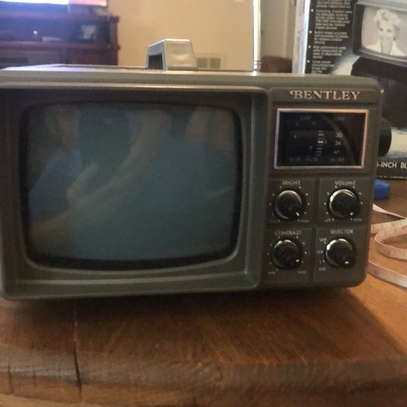 Portable 5” TV 😳 has not been tested as is